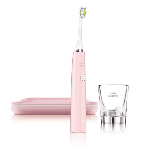 This Philips Sonicare electric toothbrush provides optimal cleaning between teeth and along the gumline for improved gum health in just two weeks. Two-minute timer helps ensure recommended brushing time. 2-minute timer on this Philips Sonicare electric toothbrush helps ensure dental professional recommended brushing time .